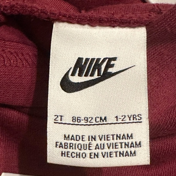 NWT Nike Kids Sweatshirt Athletic Hoodie in Dark beetroot - Picture 6 of 11